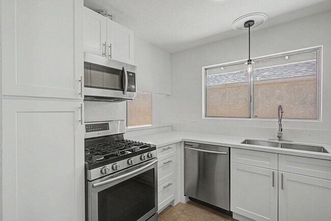 Building Photo - 6794 Mangrum Cir