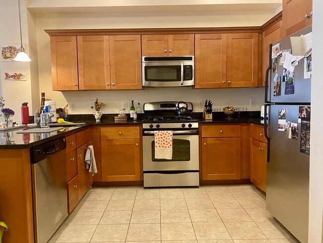 Building Photo - 14 Parmenter St