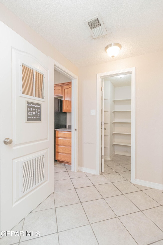 Building Photo - 3016 Tierra Cuervo Dr
