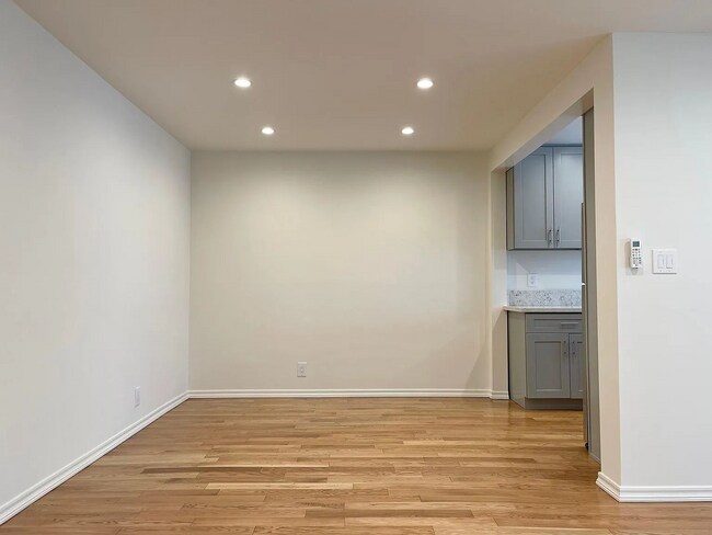 Building Photo - You will not want to miss out on this oppo...