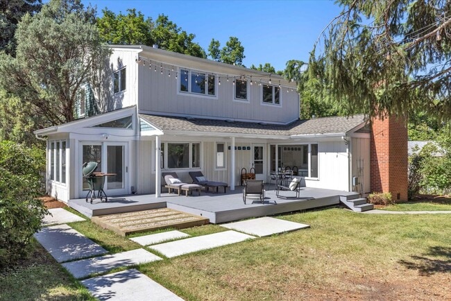 Building Photo - Open Concept Historic Home in Downtown Boz...