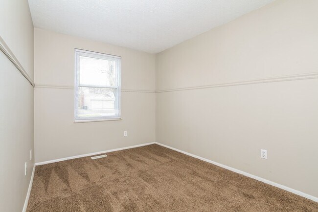 Building Photo - Beautiful Tri-Level Home!