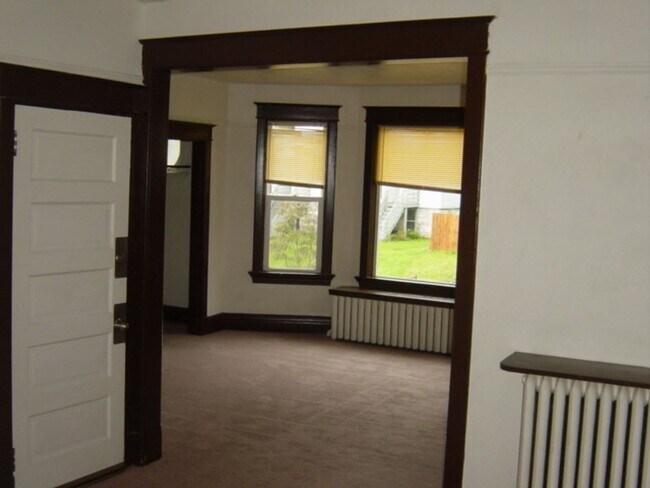 Building Photo - 2110-2112 W 3rd St.