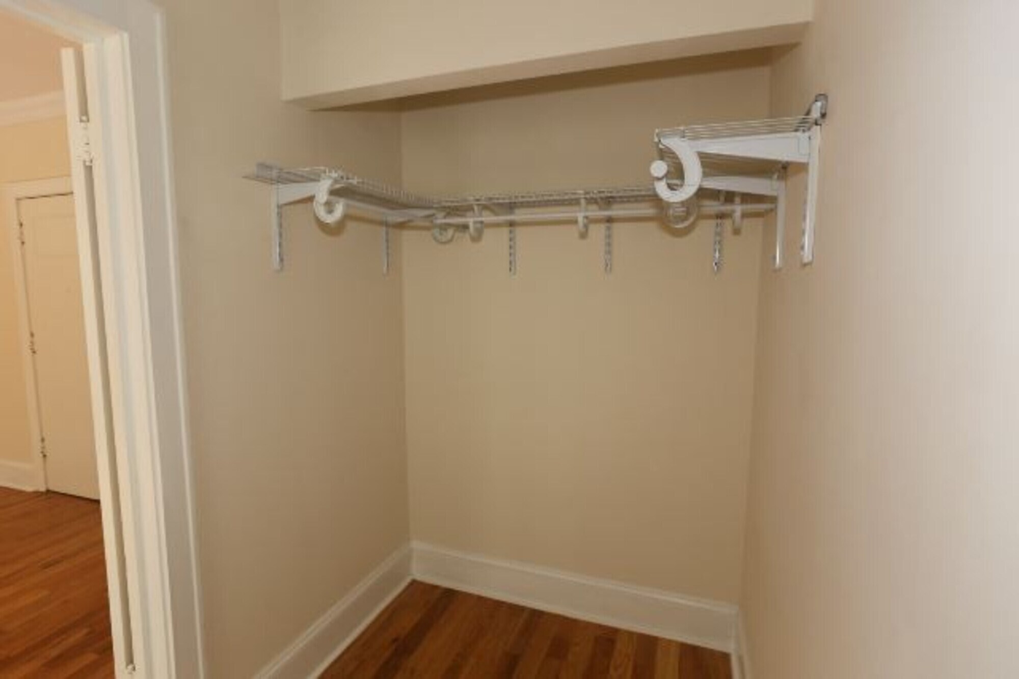 Building Photo - 4731 N Hermitage Ave