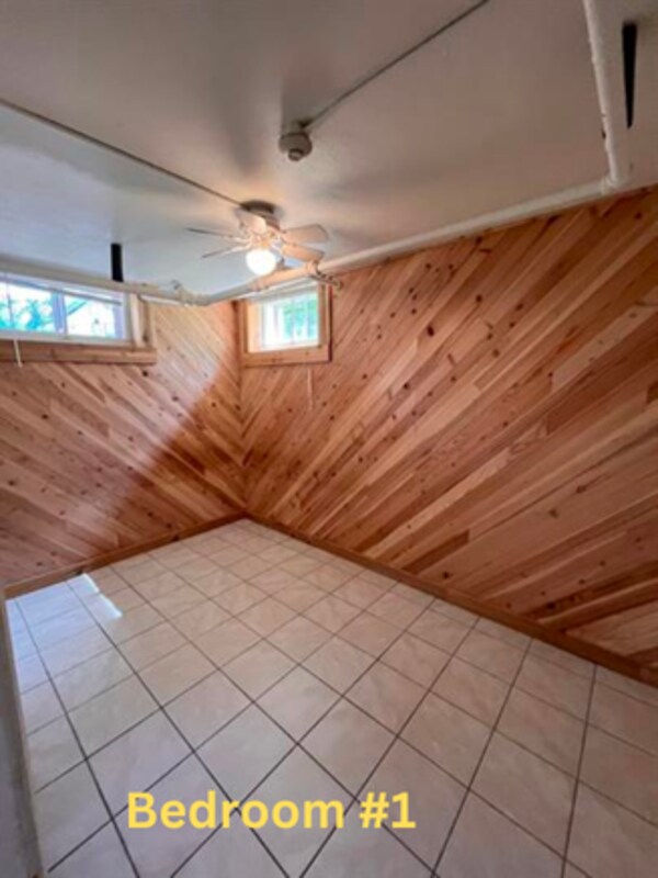 Building Photo - 632 Howard Pl