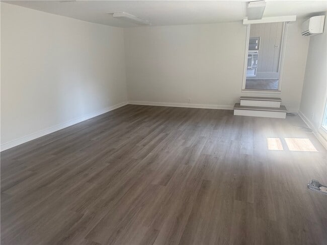 Building Photo - 221 S Franklin St