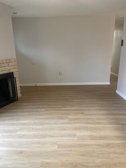 Building Photo - 6118 Hopes Ferry St