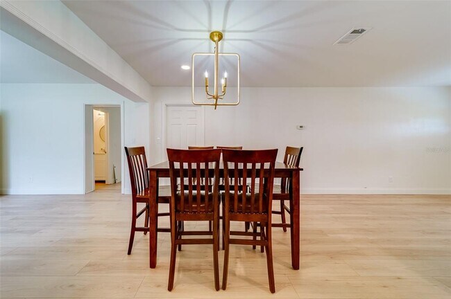 Building Photo - 11424 79th Ave