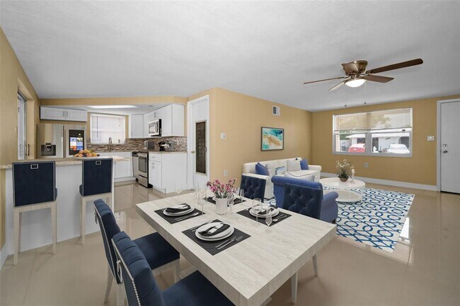 Building Photo - 9100 Lunar Ln