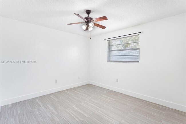 Building Photo - 1722 NW 5th St