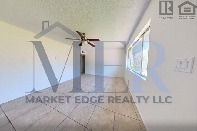 Building Photo - 3Bed/2Bath Apartment at 48th St/Thomas! Move-In Ready on 05/14/2026!--FENCED-IN YARD! NO HOA!