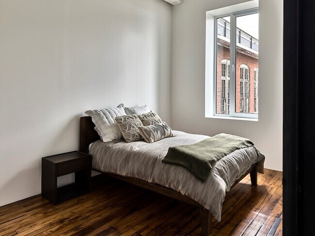 Building Photo - 520 State Rd