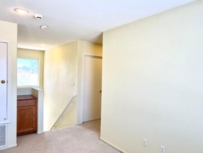 Building Photo - 10729 Pipers Cove Ln