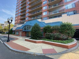 Building Photo - 25 Forest St