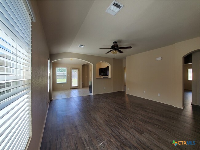Building Photo - 1536 Gateshead Dr