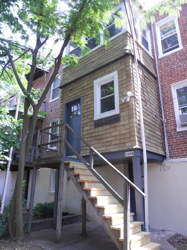 Building Photo - 3206 Guilford Ave