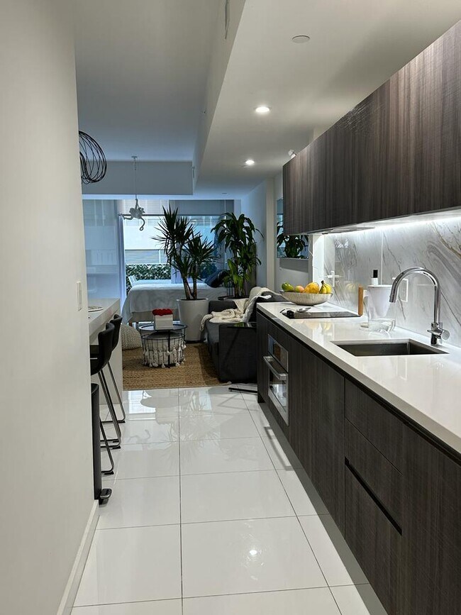 Building Photo - 851 NE 1st Ave