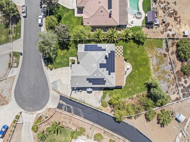 Building Photo - "Spacious Ranch Style 4-Bedroom Oasis with...