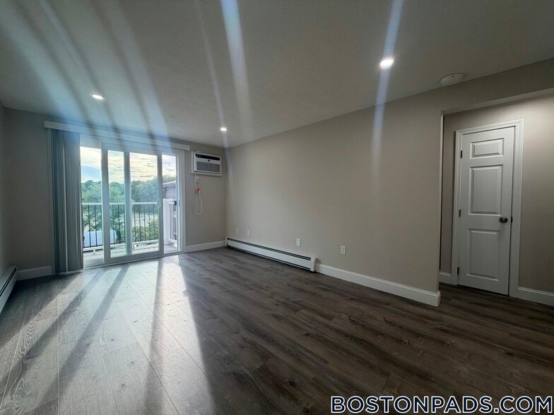 Building Photo - 17 Kenmar Dr