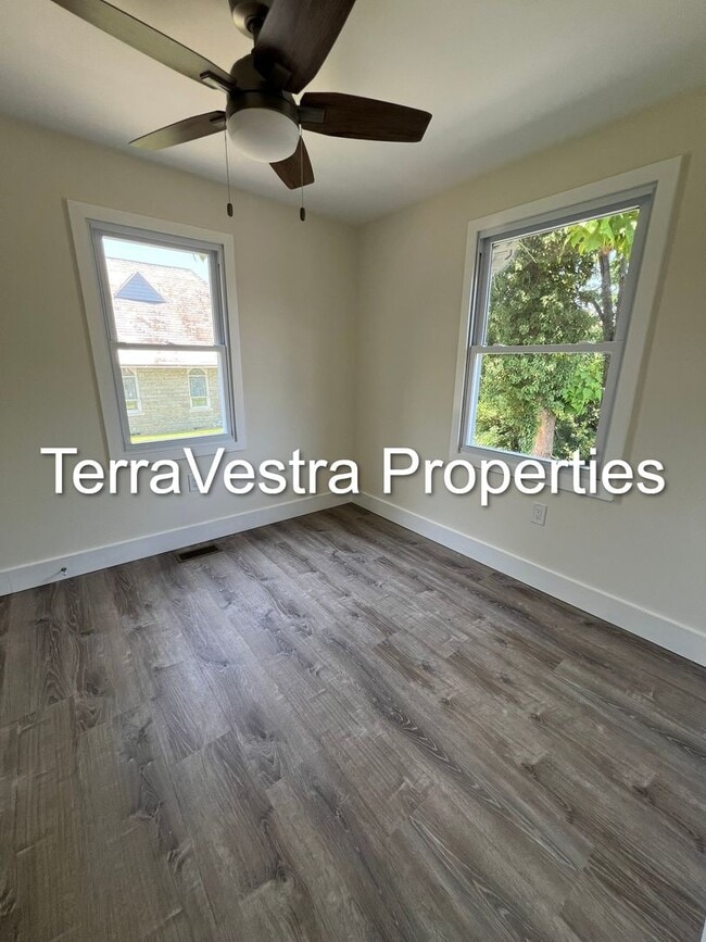 Building Photo - 4 Bed / 2 Full Bath in Millville!