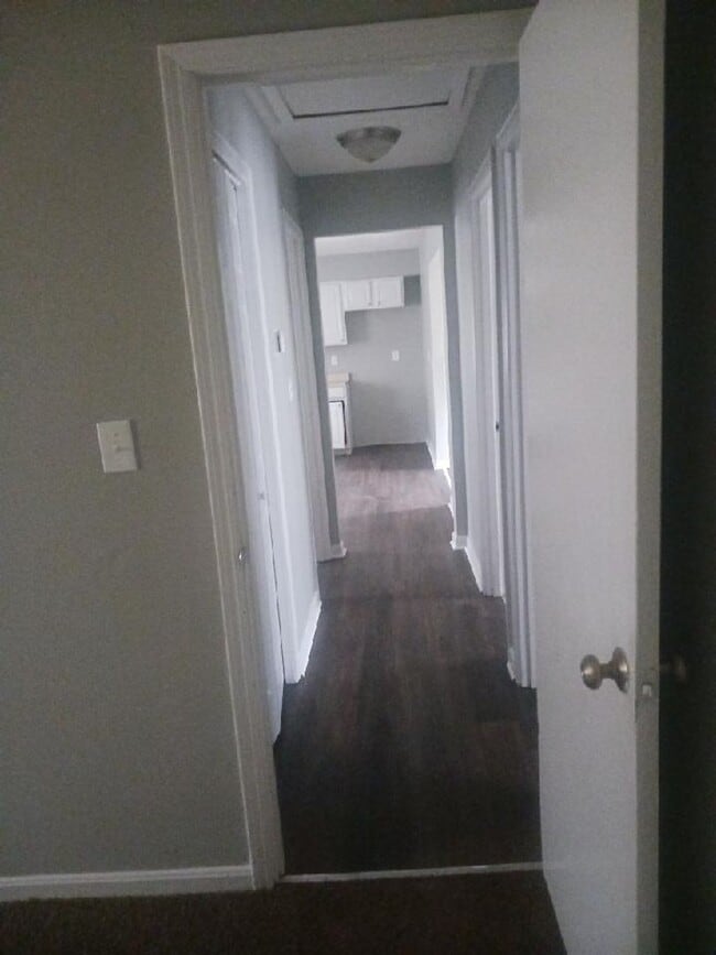 Building Photo - Nice 3 BR 1.5 House in Shively