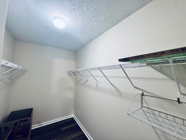 Building Photo - 107 Willard Way