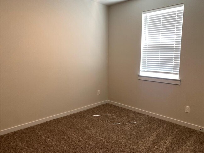 Building Photo - 2913 Sage Ranch Dr