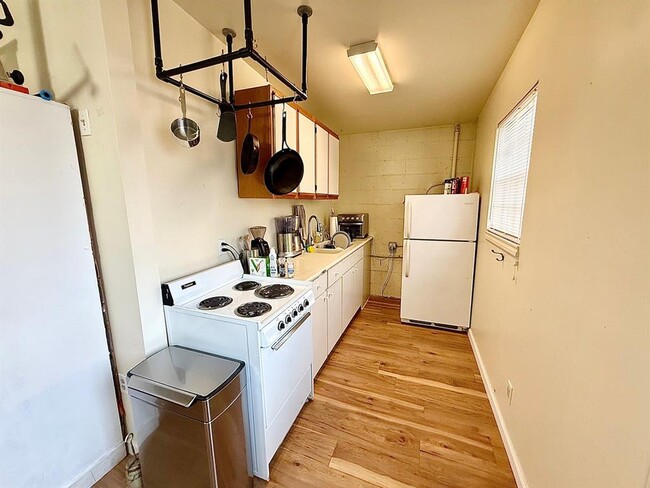 Building Photo - 5712 Chesterfield Ave