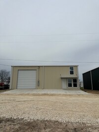 Building Photo - 3984 Old Lorena Rd