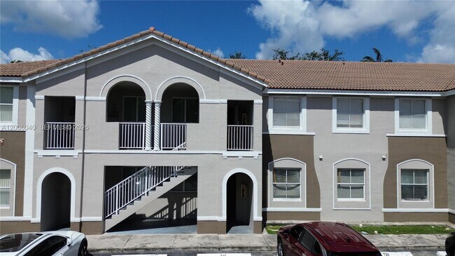 Building Photo - 2728 SE 17th Ave