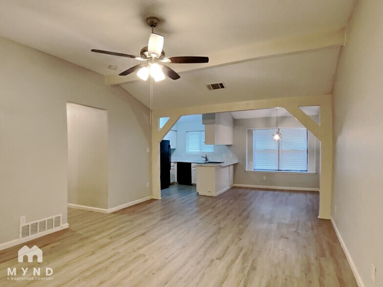 Building Photo - 5208 Rowcrop Dr