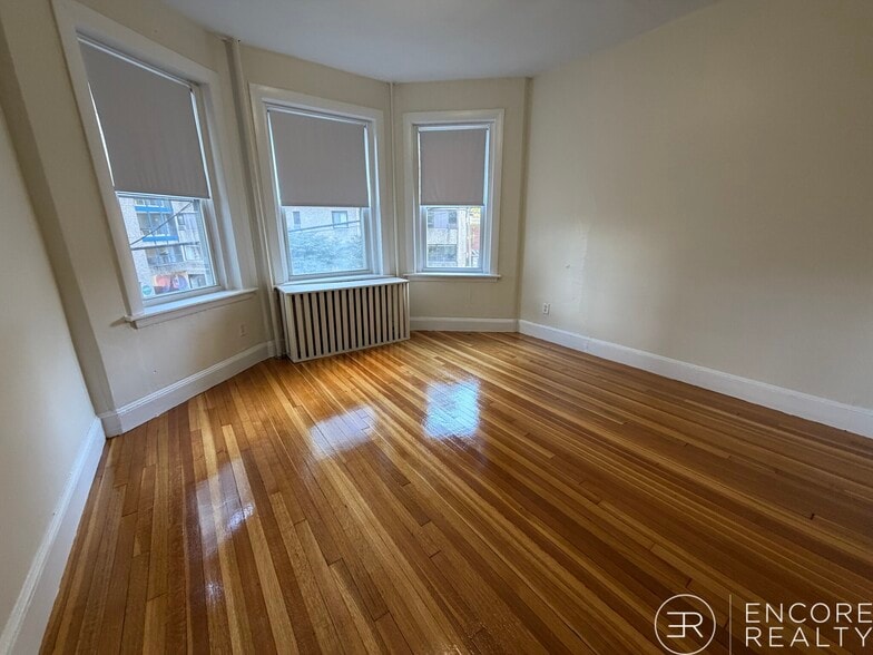 Building Photo - 33 Lancaster Terrace