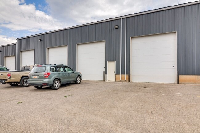 Building Photo - FC A4