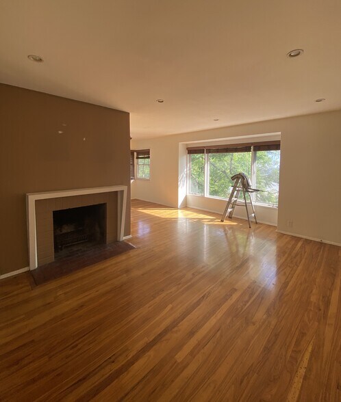 Building Photo - 248 Mockingbird Ln