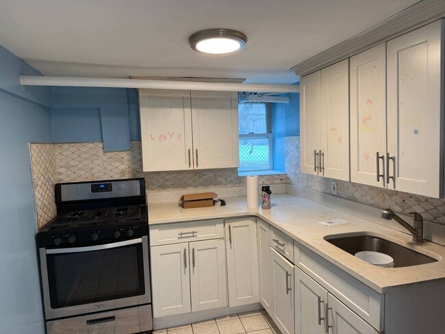 Building Photo - 527 Kimball Ave