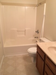 Building Photo - Spacious 3 bedroom Townhome