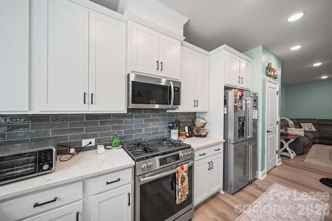 Building Photo - 10037 Mamillion Dr
