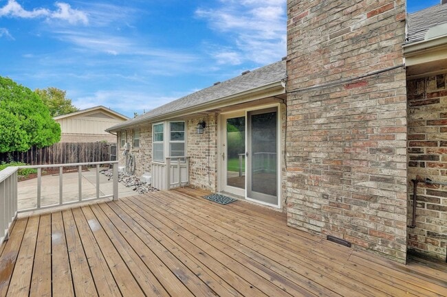 Building Photo - Charming Ranch in Rockwood!