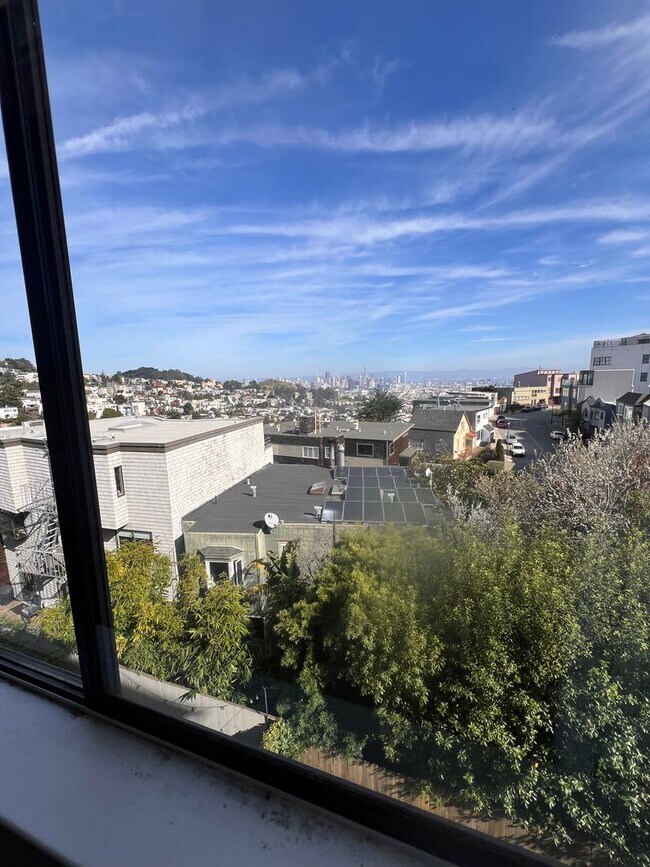 Building Photo - 185 Villa Terrace