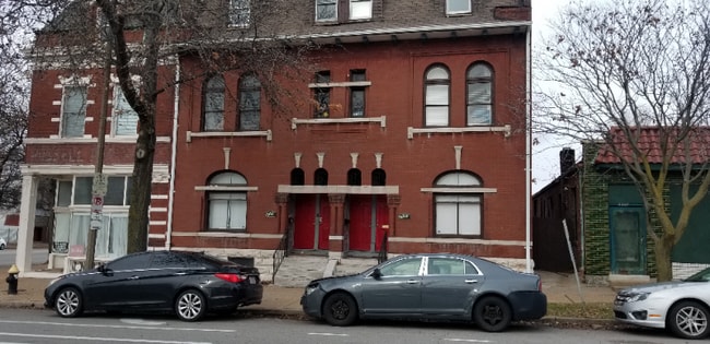 Building Photo - 2341 Russell Blvd