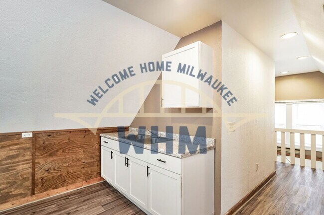 Building Photo - 2720 N Oakland Ave