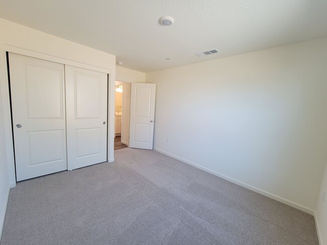 Building Photo - Brand New Home