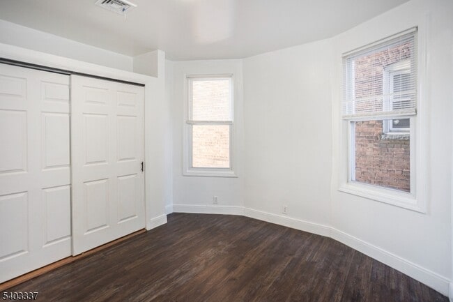 Building Photo - 11 Ellington St