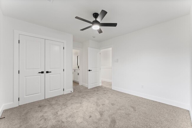 Building Photo - 8205 Carver Rd