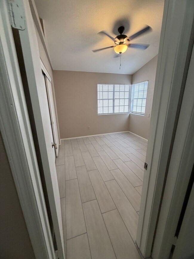 Building Photo - Newly Remodeled Glendale Home