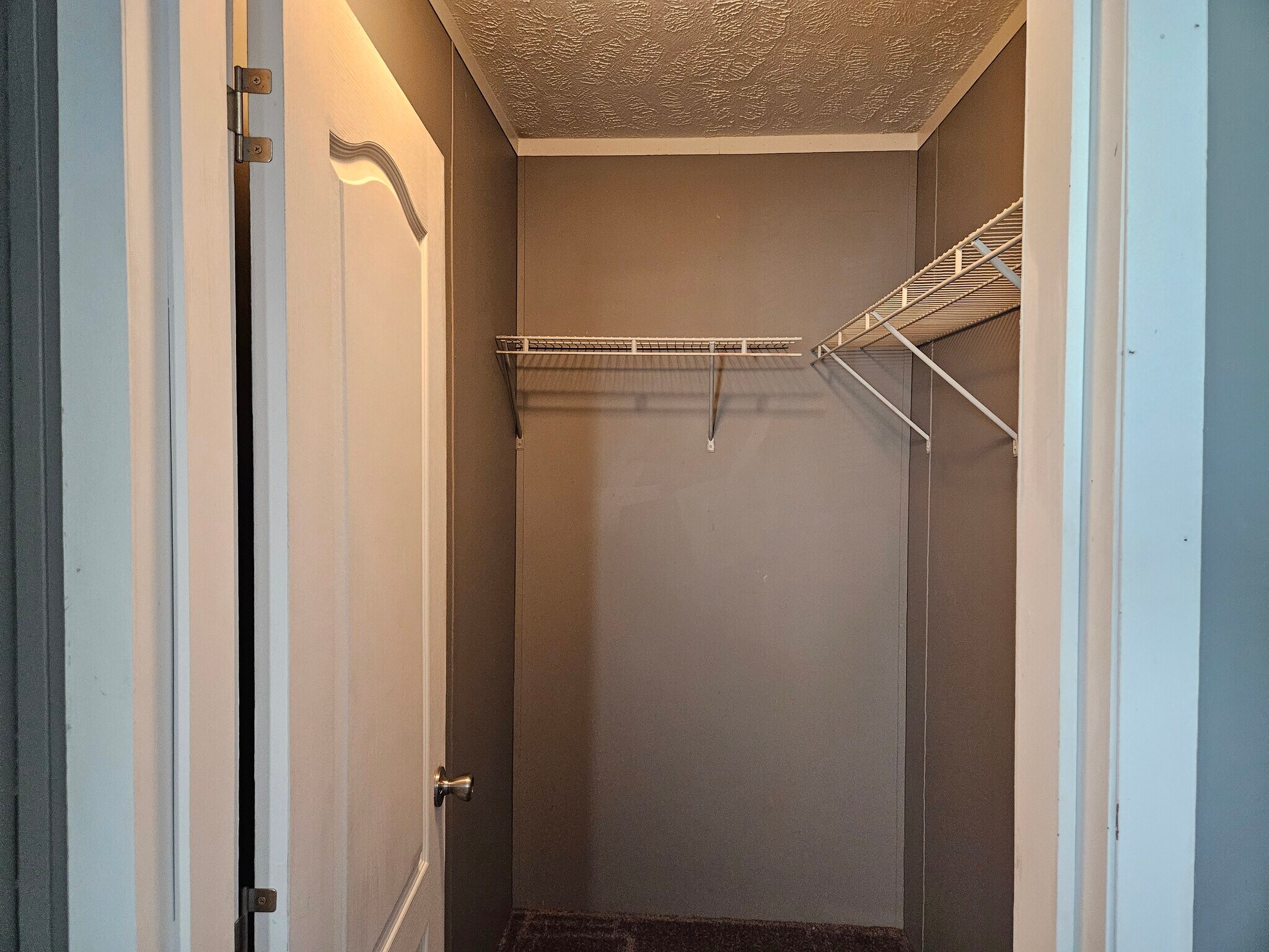 Building Photo - 64 Lynnwood Cir