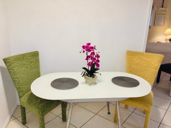 dinning area - 111 N L St