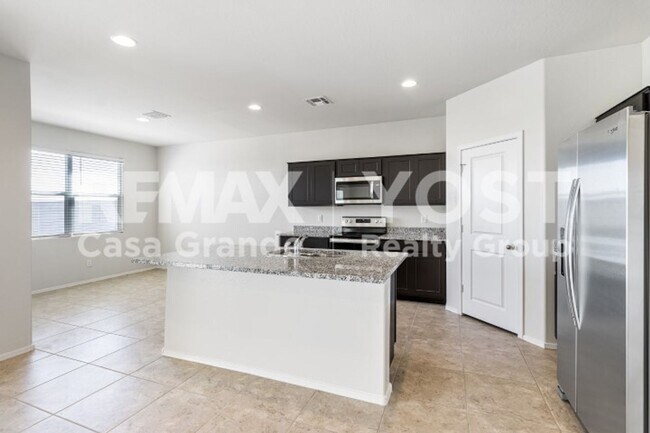Building Photo - Modern Home with Granite, Stainless & a Backyard Built for Arizona Living