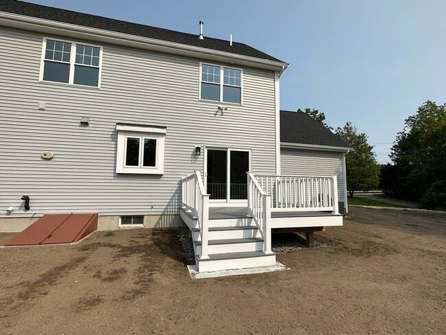 Building Photo - 411 South St