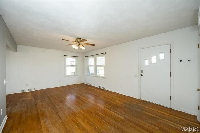 Building Photo - 405 N Moore St